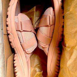 Woman’s never worn size 10 dusty pink